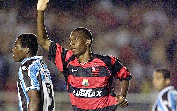 Juan pretende encerrar carreira no Flamengo em 2017