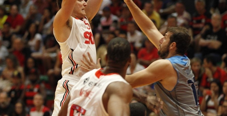 Flamengo e Liga Sorocabana se enfrentam no NBB 8