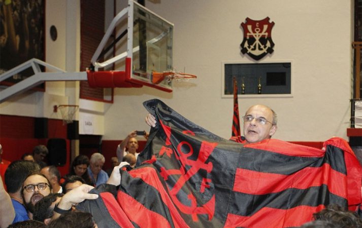 Eduardo Bandeira de Mello toma posse no Flamengo nesta terça-feira