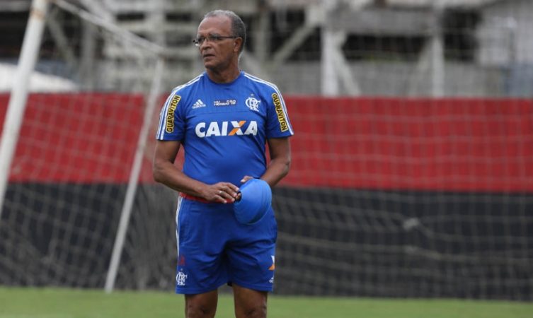 Sem Guerrero, Jayme estuda colocar Sheik de centroavante