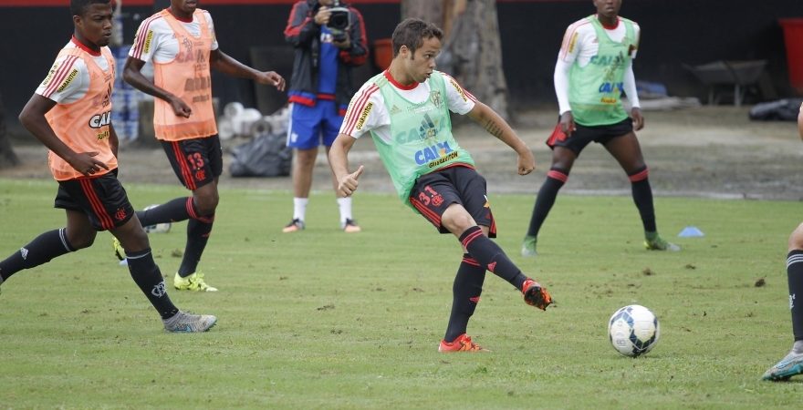 Na véspera de jogo contra Palmeiras, equipe participa de recreativo