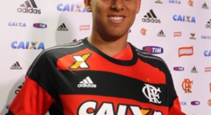 Flamengo estuda contratação de Cuéllar para o 2º semestre