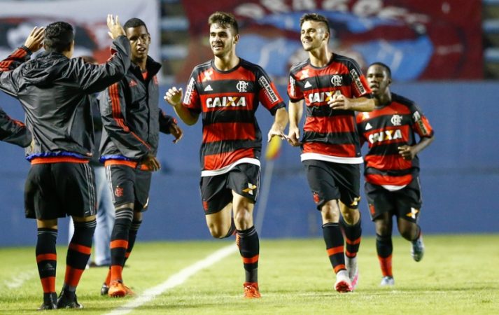 Flamengo inscreve Vizeu, Ronaldo e Léo Duarte no Estadual; veja lista completa