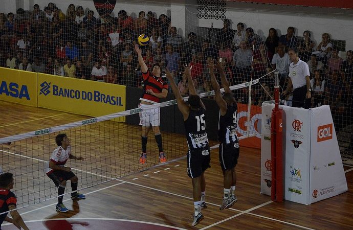 Botafogo reclama de jogo em ginásio pequeno; Flamengo e CBV rebatem