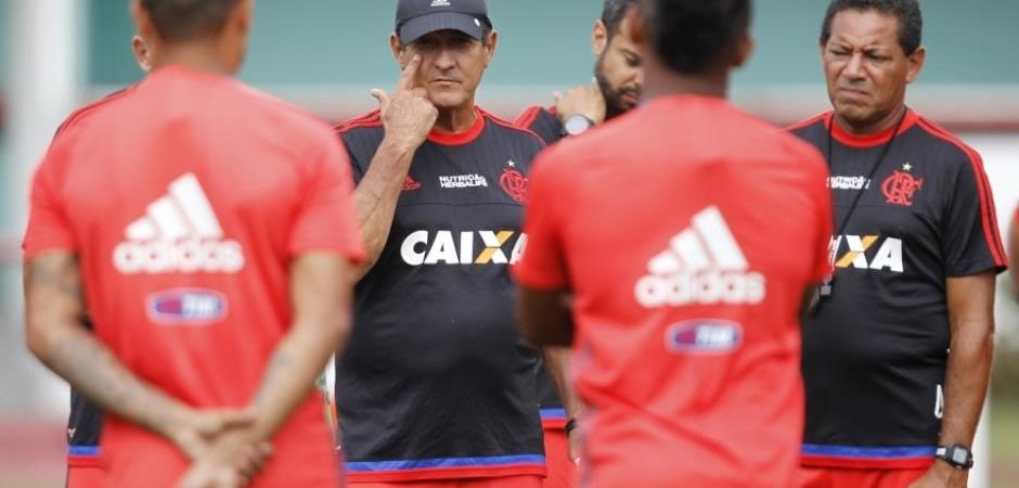 Suspensões podem ajudar Muricy a promover esquema de rodízio no Flamengo