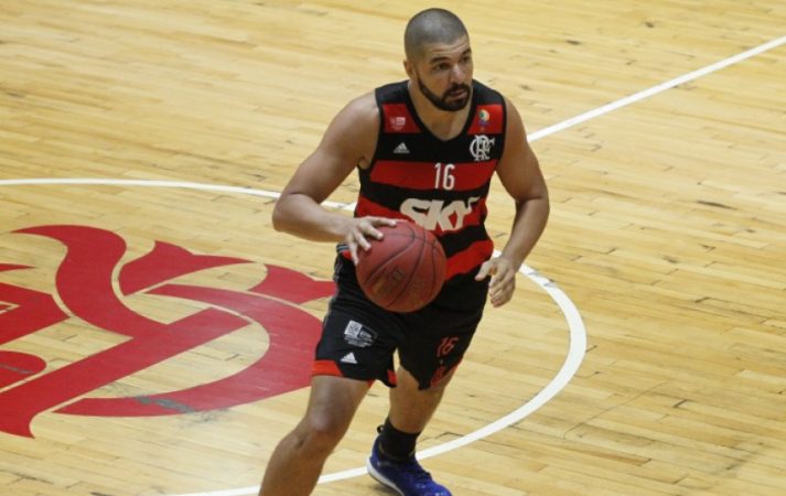 Flamengo derrota Bauru e assume 2º lugar da NBB