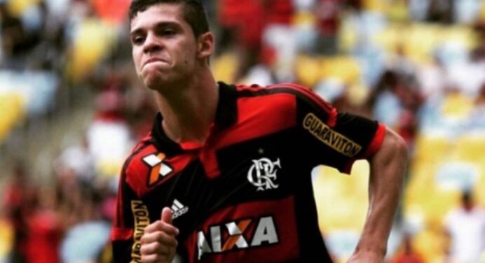 Profissional! Felipe Vizeu e Ronaldo vão fazer parte do elenco do Fla a partir de quinta-feira