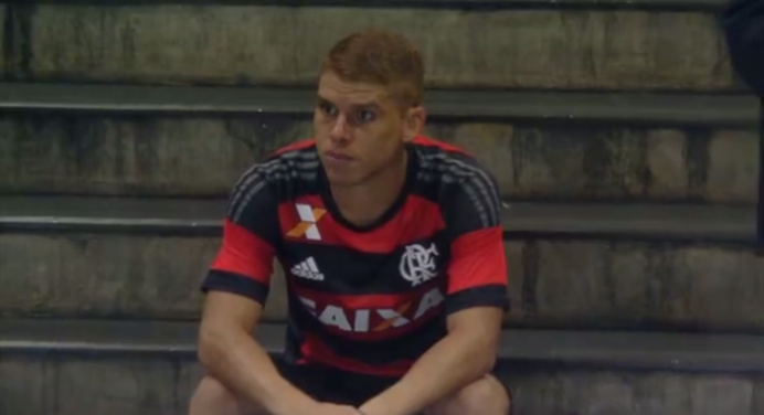 Cuellar protesta contra expulsão em clássico: ‘expulsão injusta’