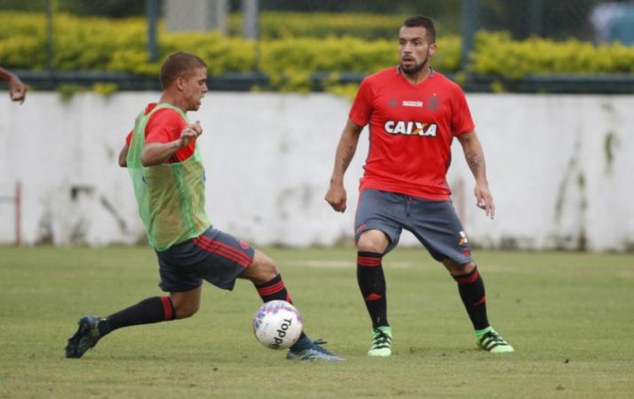 Visando Primeira Liga, Muricy faz treino cheio de testes na Gávea