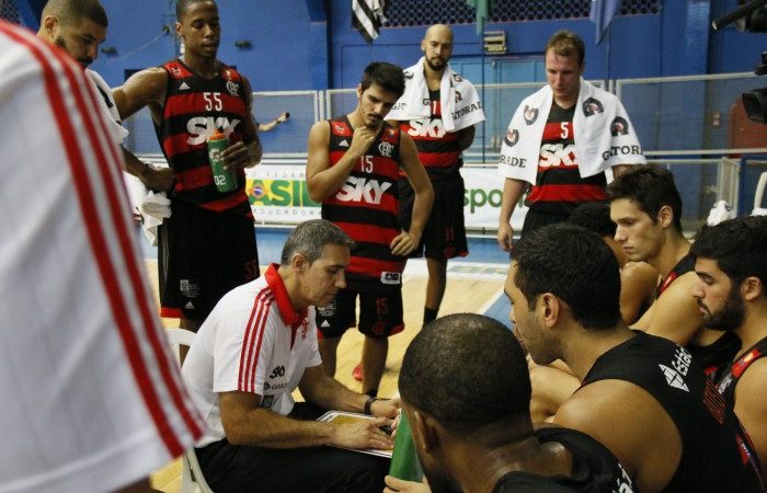 José Neto: “A rotação do Flamengo é o sonho de qualquer técnico”