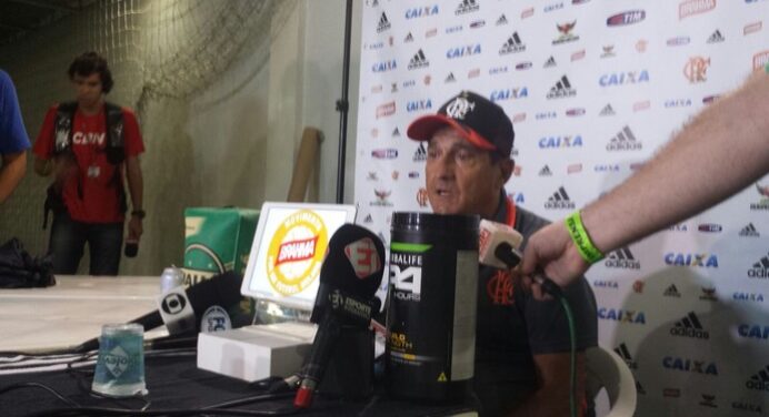 Muricy vê Fla dando liga e elogia Cirino