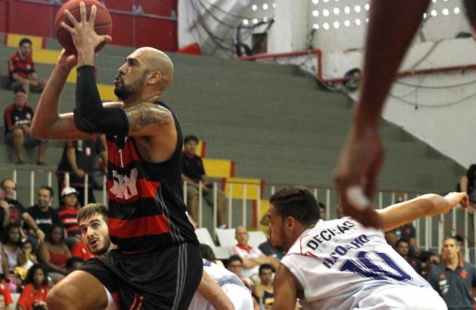 Fla Basquete faz o dever de casa e vence Minas