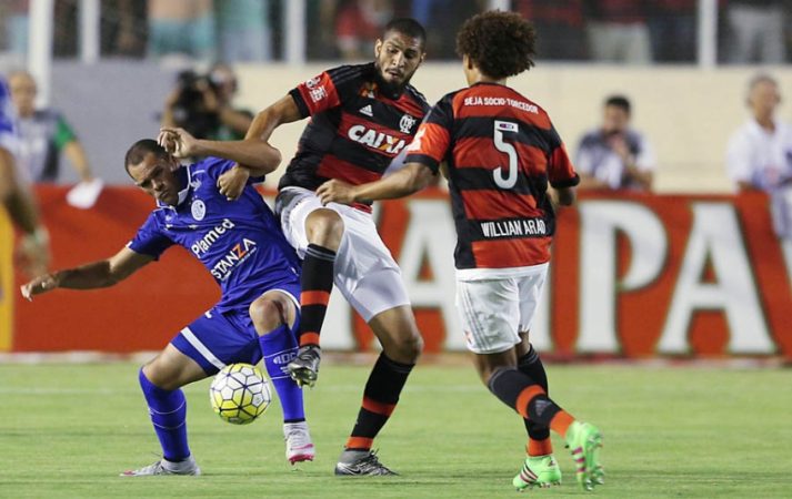 “Flamengo estreia com vitória na Copa Sul-americana”