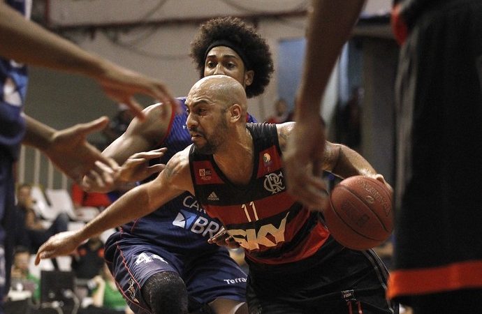 Marquinhos reconhece momento ruim do Fla, mas crê em liderança no NBB