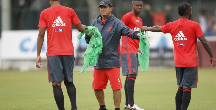 Com dois desfalques na equipe, Muricy projeta mudança no Flamengo