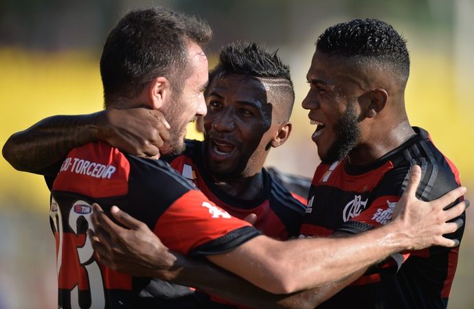 Com vitória sobre o Boavista, Fla entra na zona de classificação do Carioca