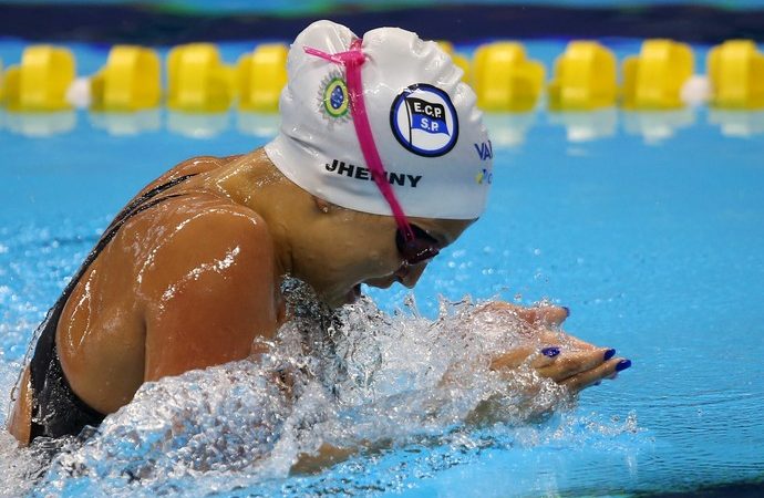 Jhennifer tenta deixar de lado briga da Justiça e pensa no Rio 2016