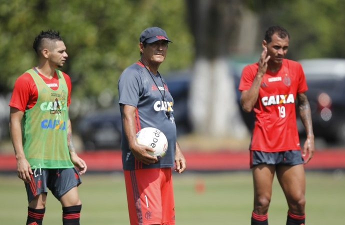 Muricy comanda tático do Flamengo sem Fernandinho e Sheik