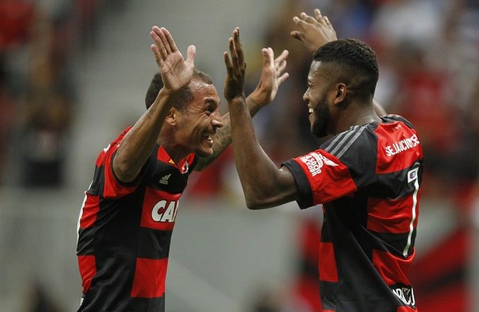 Comentarista diz que “Flamengo tem os jogadores, mas Botafogo tem o jeito de jogar”