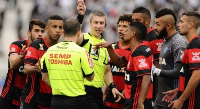 Entregadas, pênalti perdido e erro do juiz: os 9 pontos que fariam do Fla líder