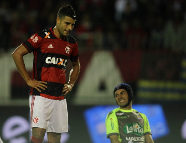 Quiz: Qual foi o estádio do primeiro título da Libertadores do Flamengo?  Faça o teste