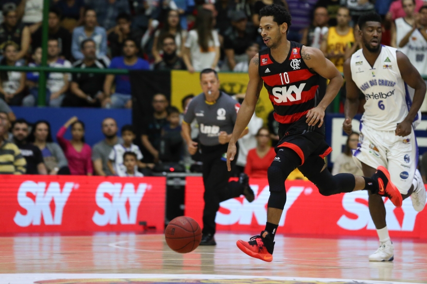 FlaBasquete vence Mogi e leva decisão para o quinto jogo