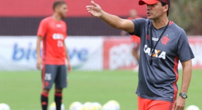 Equipe treina pela última vez no Rio antes do confronto contra o Figueirense