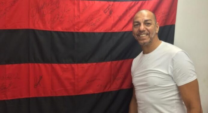 Mozer, cotado para ser gerente de futebol no Fla, já foi auxiliar de Mourinho
