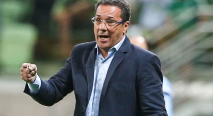 Luxa revela arrependimento de não ter levado Adriano para o Fla