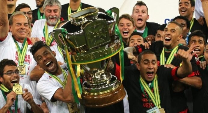 Conquistar grandes títulos esporádica ou anualmente?