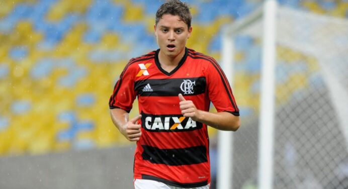 Coluna do Torcedor: “O que esperar de Adryan Tavares?”