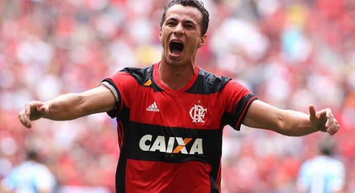 Sem Guerrero, Damião volta a ser titular no Fla