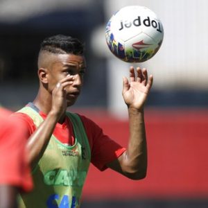 Jorge voltou aos treinos nesta quarta-feira, no Ninho do Urubu (Foto: Gilvan de Souza/ Flamengo oficial)