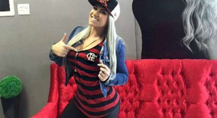 Mulher do goleiro Muralha faz ensaio vestida de noiva e ganha elogios na web; fotos
