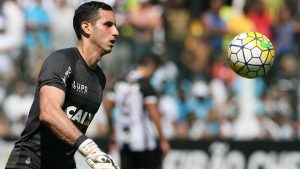 Goleiro Gatito Fernández chegou de graça ao Figueirense e é um dos destaques do time catarinense com grandes defesas.