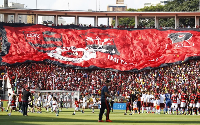 De olho na ponta da tabela, Flamengo visita o Vitória no Barradão