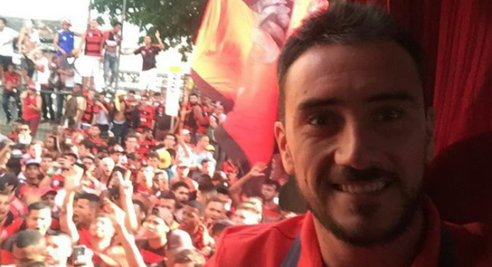 Torcida faz festa, mas também assusta jogadores do Flamengo