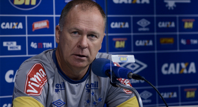 Mano Menezes se diz feliz com clima amistoso entre Flamengo e Cruzeiro