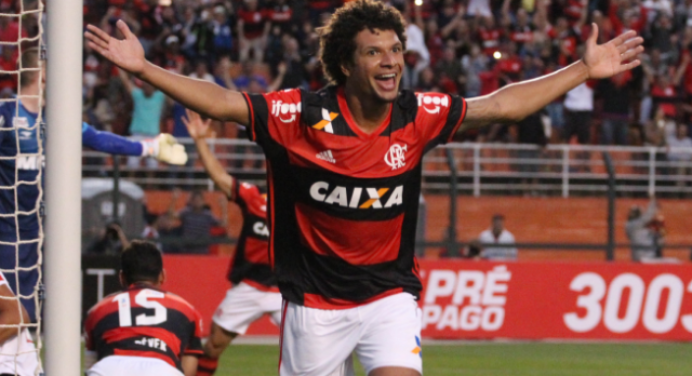 Fla se protege e busca ampliação de contratos de Arão, Muralha e Everton