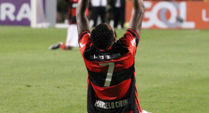 Flamengo faz 3 a 0 sobre o Santa Cruz e mantém caça ao líder Palmeiras