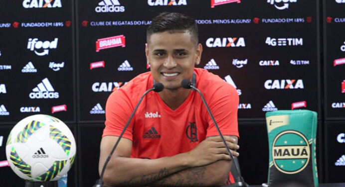 Everton brinca e diz que não quer ser poupado