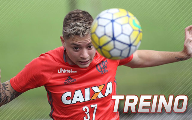 Foco total e muitos gols no treino do Flamengo