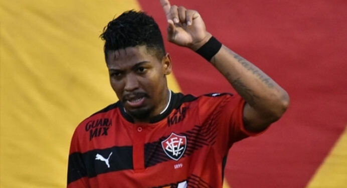 Futuro de Marinho deve ser decidido hoje e Fla é o destino preferido