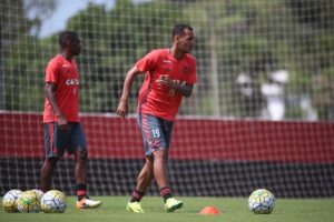 Juan e Alan Patrick são as novidades do time titular do Flamengo contra o Atlético-PR (Foto: Gilvan de Souza/Flamengo)