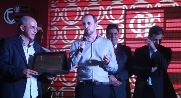 Fla projeta R$ 30 milhões para reforços por causa de dívida parcelada