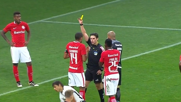 Muitos erros de arbitragem ou ‘mimimi’? Brasileiro foi marcado por reclamações