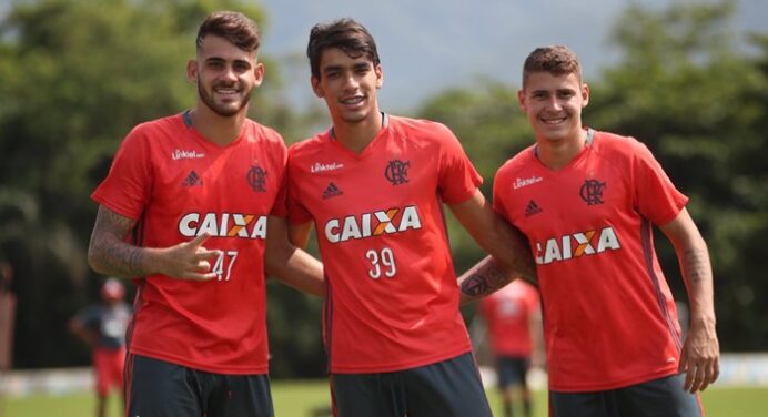 Pode viajar, Flamengo, os garotos tomam conta da casa