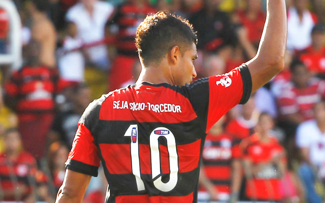 Flamengo faz novos testes e tem 10 jogadores liberados para pegar