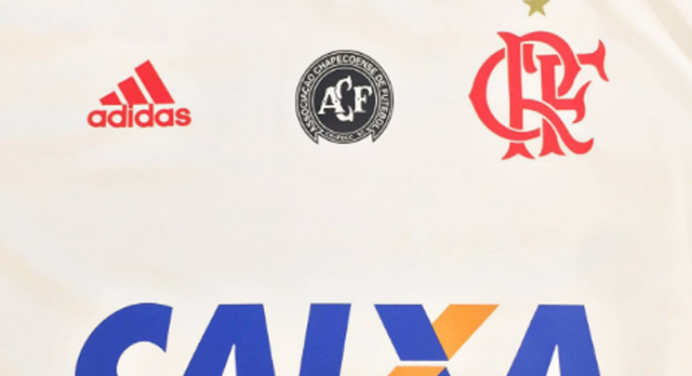 Conselheiro reclama e homenagem com escudo da Chape no uniforme vai a debate no Fla