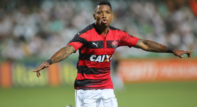 Perto do Fla, Marinho pode selar saída do Vitória nesta quarta-feira